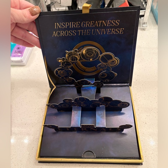 NWT ETERNAL URBAN DECAY EYESHADOW PALETTE 💯 % AUTHENTIC - Picture 3 of 4